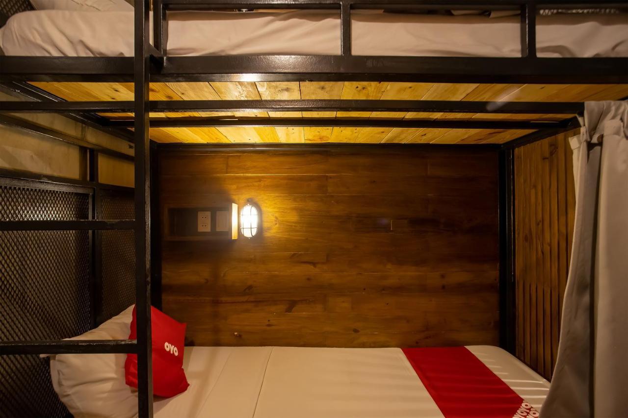 Oyo 821 Connector Hostel San Pedro Makati Eksteriør billede