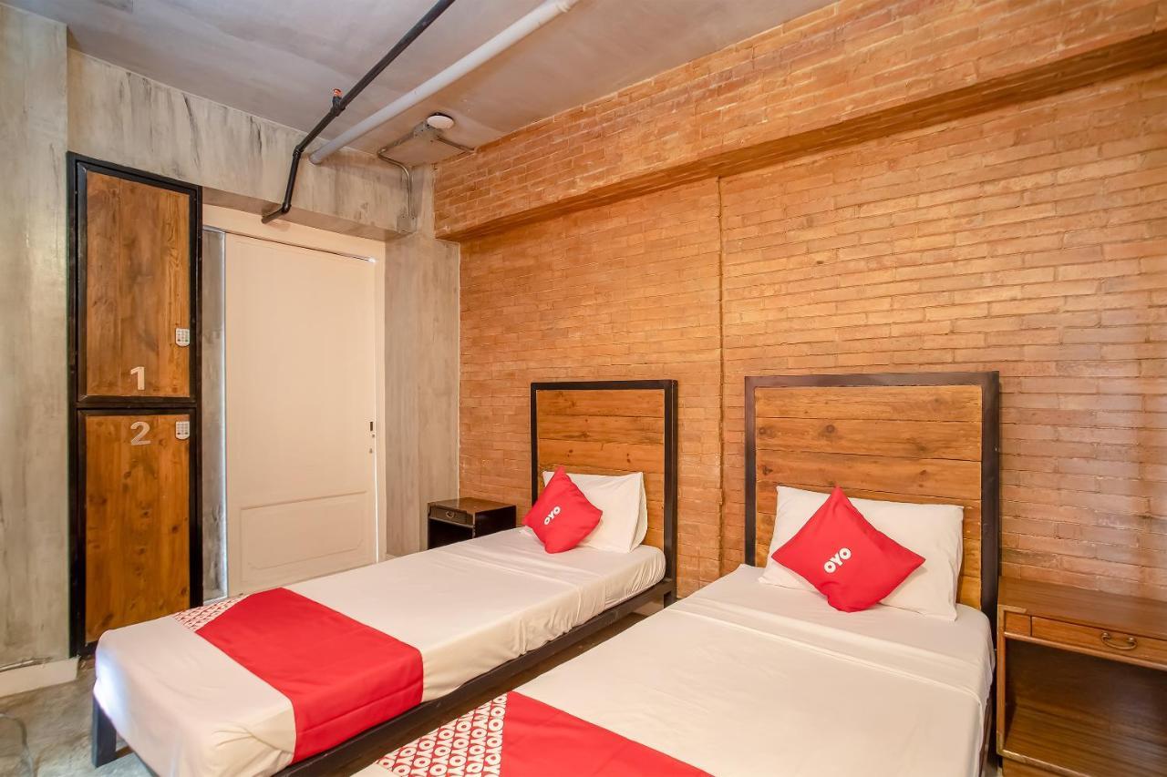 Oyo 821 Connector Hostel San Pedro Makati Eksteriør billede